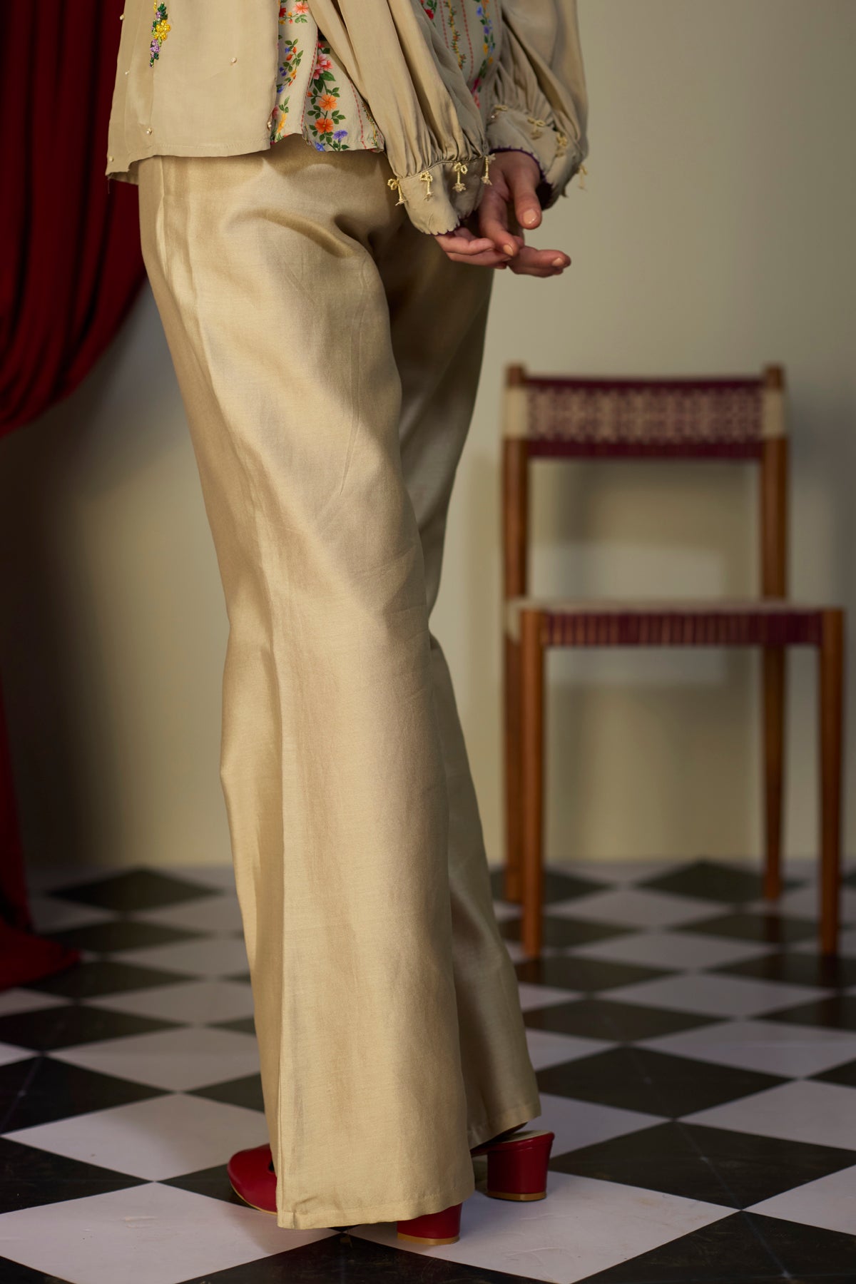 Heirloom Beige Floral Top