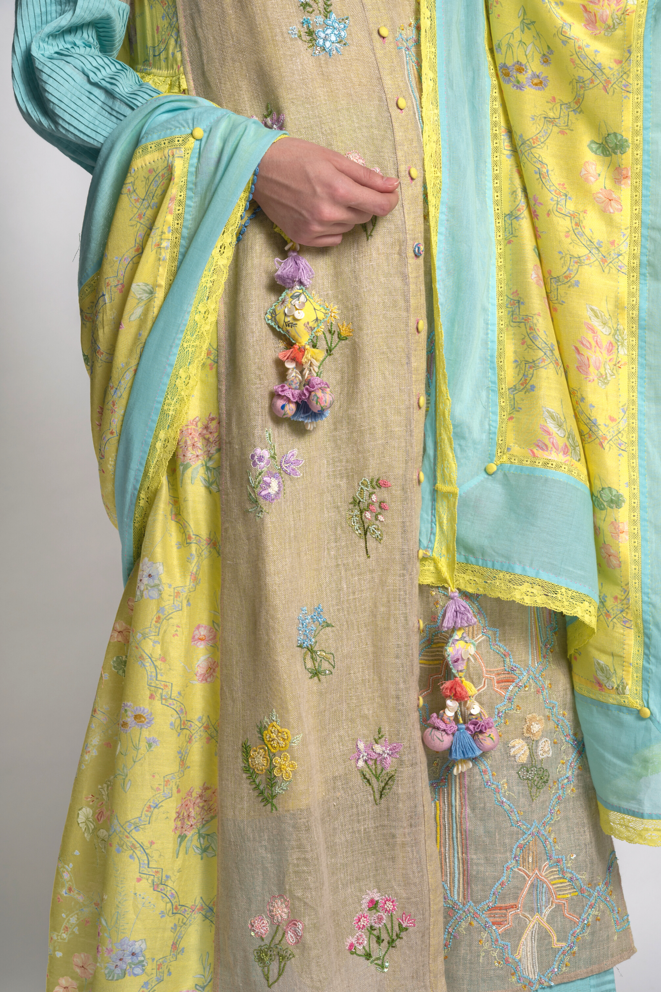 Sunehra Neela Dupatta