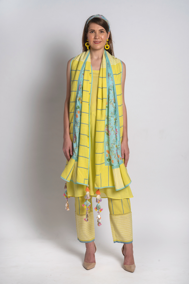 Amrit Peela Floral Stripe Dupatta