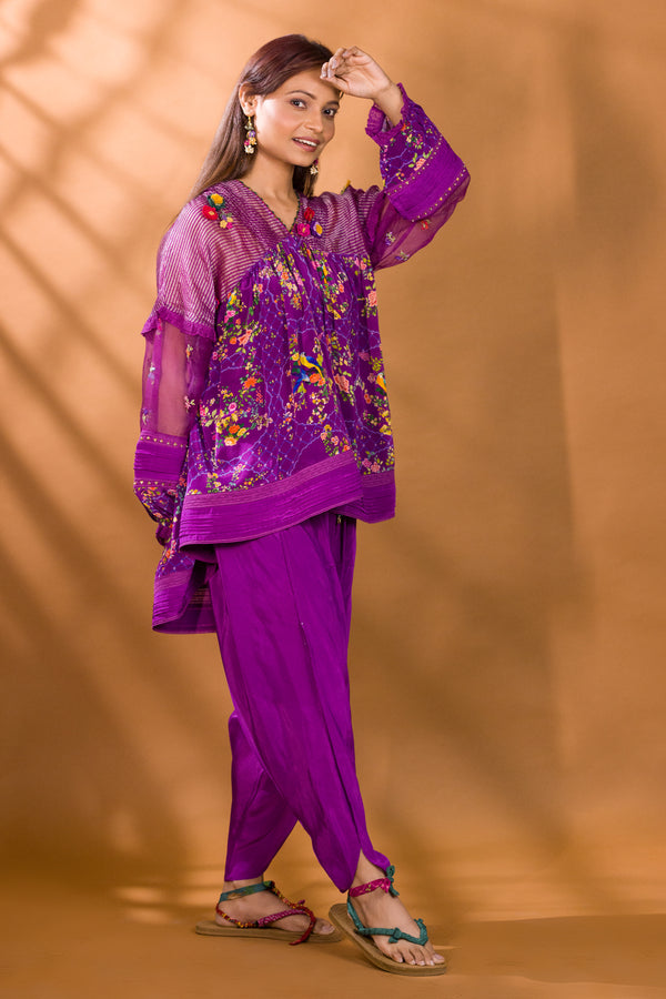 FALSA HIGH-LOW TOP WITH PATIALA PANTS