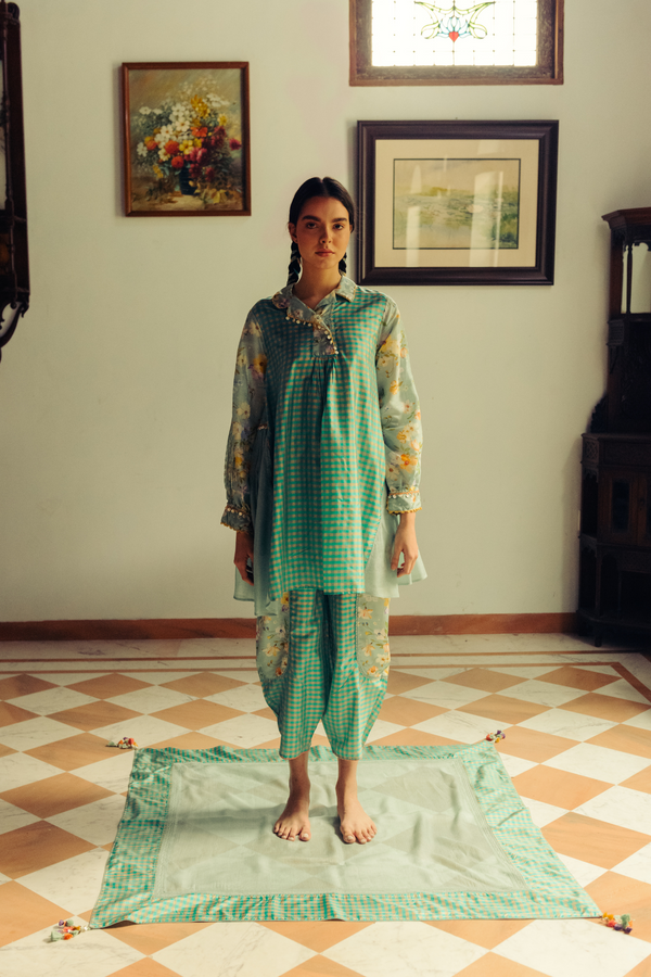 Dreamy Woven Silk Checks Kameez