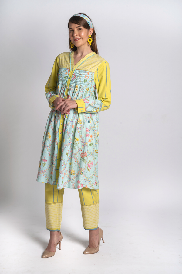 Sunehra Aasamani Kurta Pajama Set