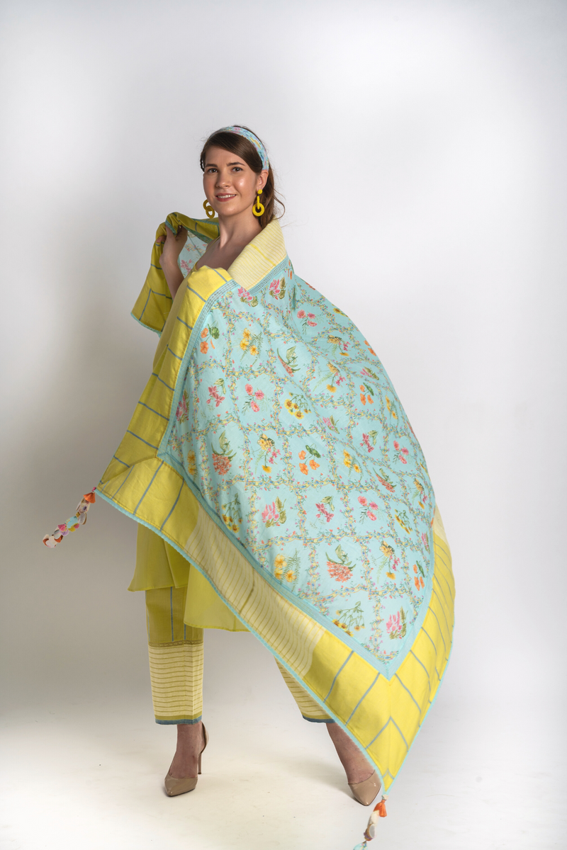 Amrit Peela Floral Stripe Dupatta